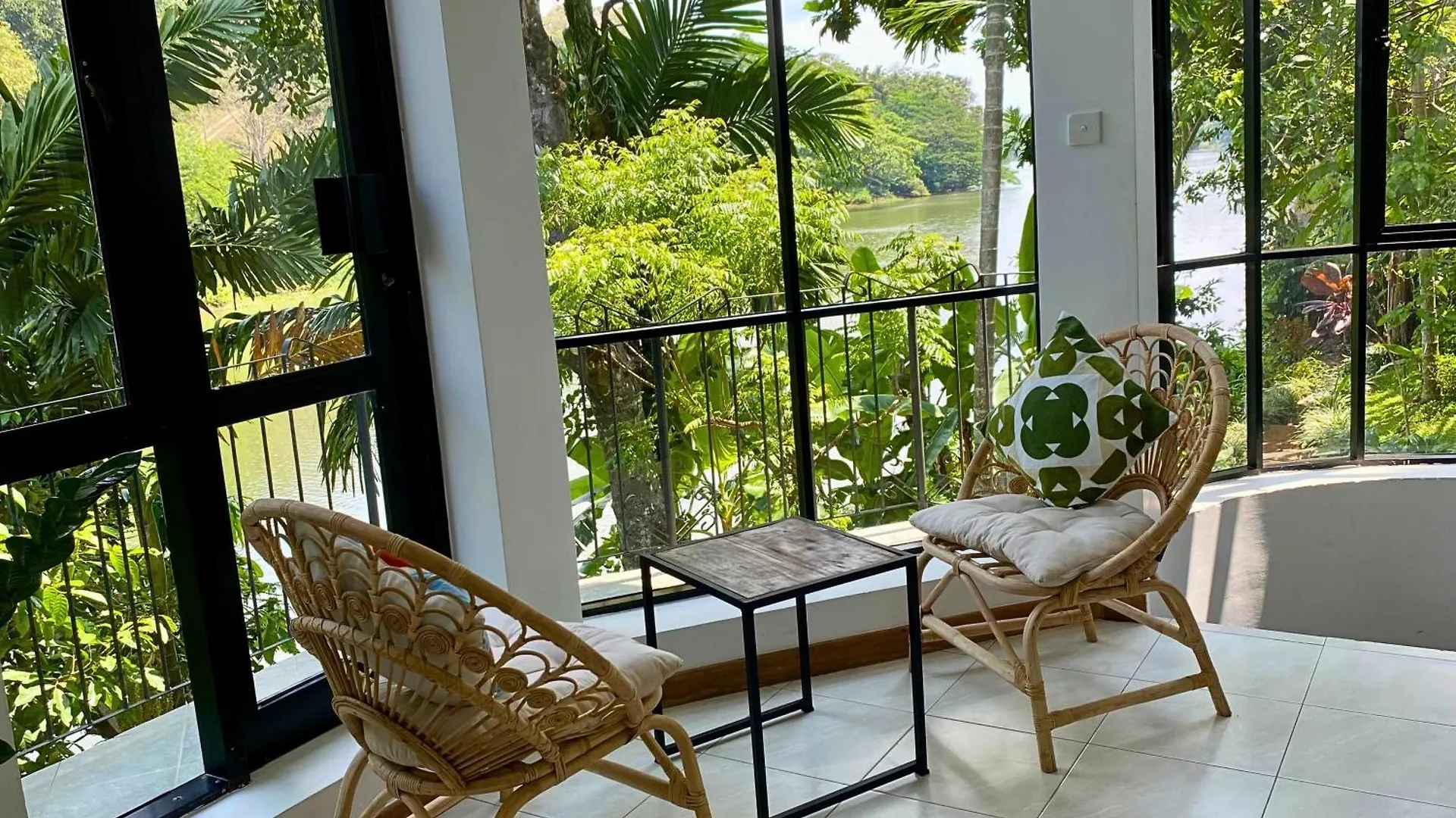Bed & Breakfast Panta-Rhei Suite Two Kandy Sri Lanka